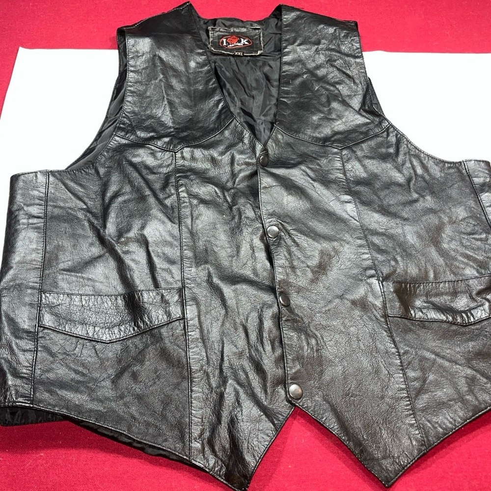 BLACK Leather BIKER VEST Size 2XL Men’s Snap Front Nylon Lined, I K Leather Moto